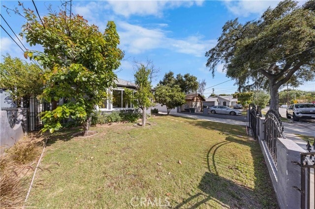 Building Photo - 2074 Summit Ave