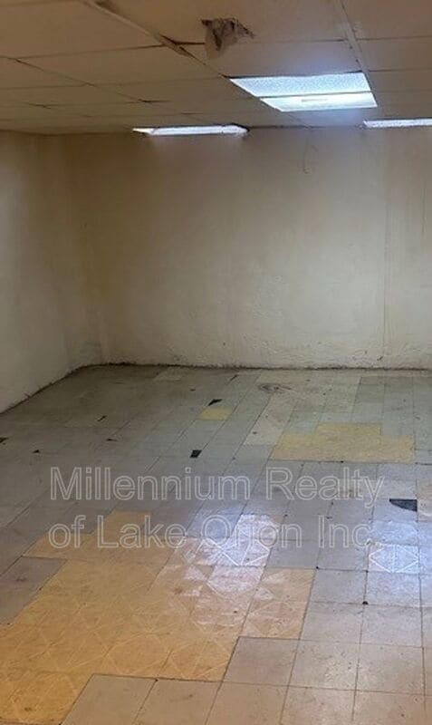 Building Photo - 19288 Lahser Rd