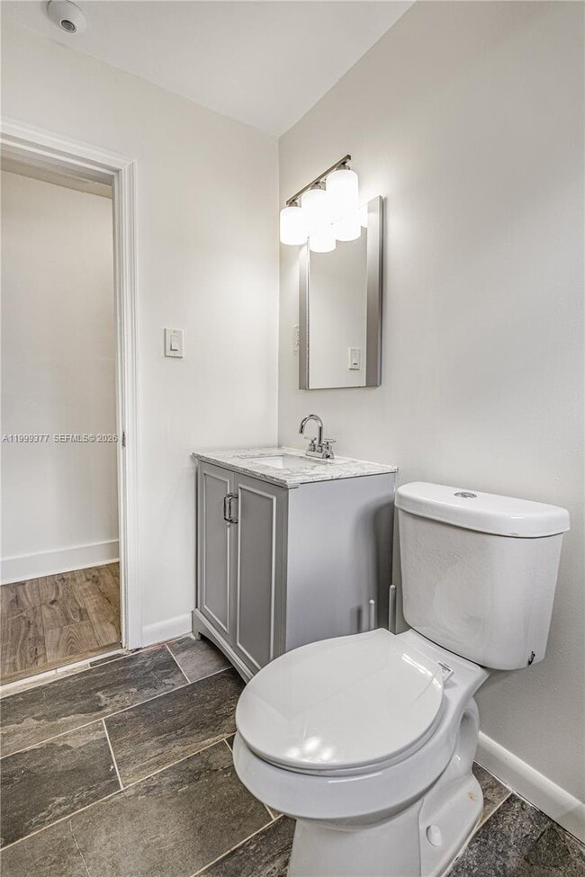 Building Photo - 7031 SW 27th Ct