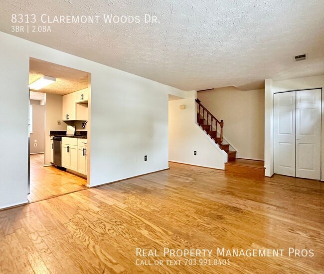 Building Photo - 8313 Claremont Woods Dr