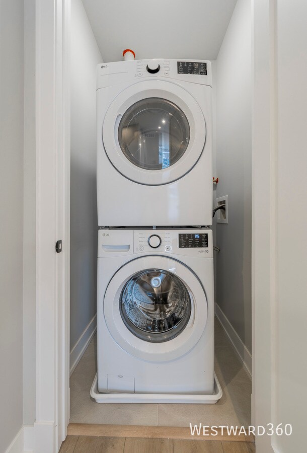 Building Photo - 2355 W Flournoy St