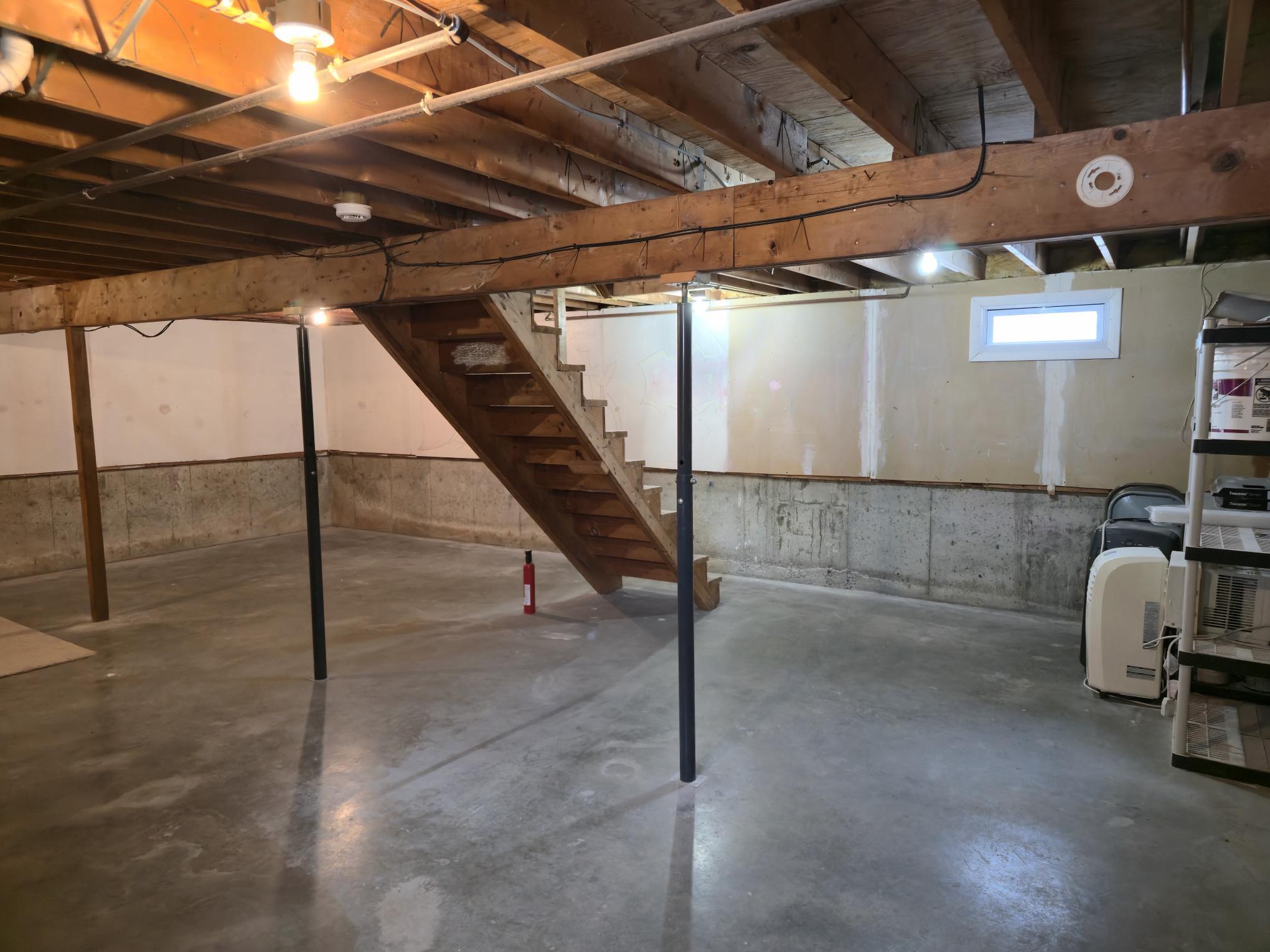 Basement - 21 Old Etna Rd