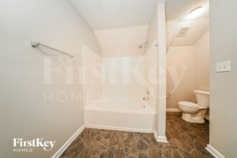 Building Photo - 972 Windwood Ct