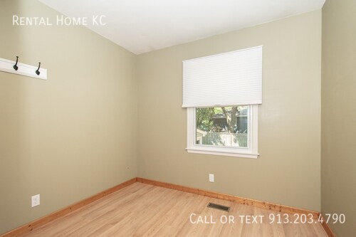 Building Photo - 15118 W 83rd St