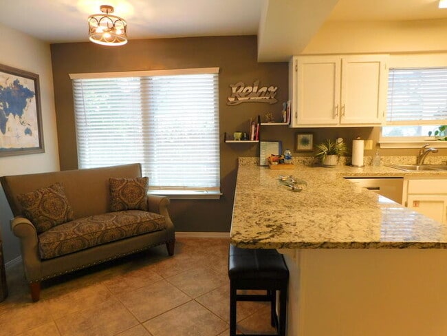 Building Photo - 939 Ridgewood Way