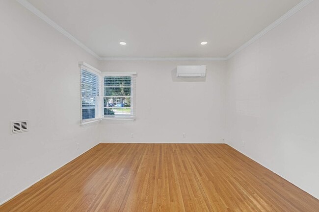 Building Photo - 340 N Monterey St