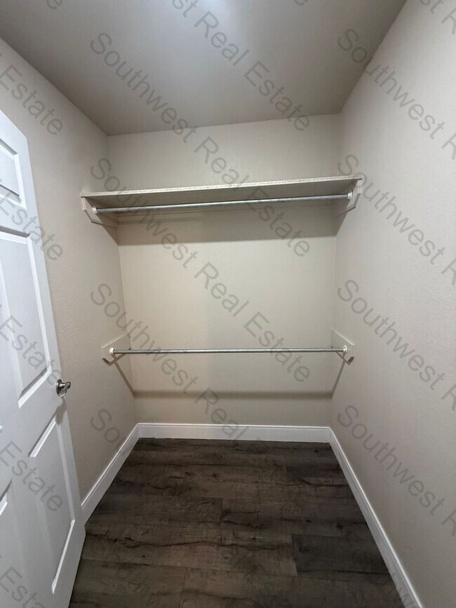 Building Photo - 1309 Mission Dr