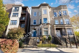 Building Photo - 4241 S Calumet Ave