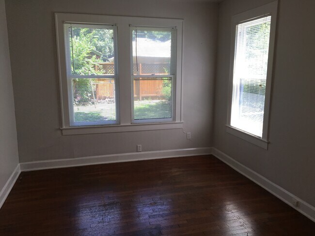 Building Photo - 812 E 30th St