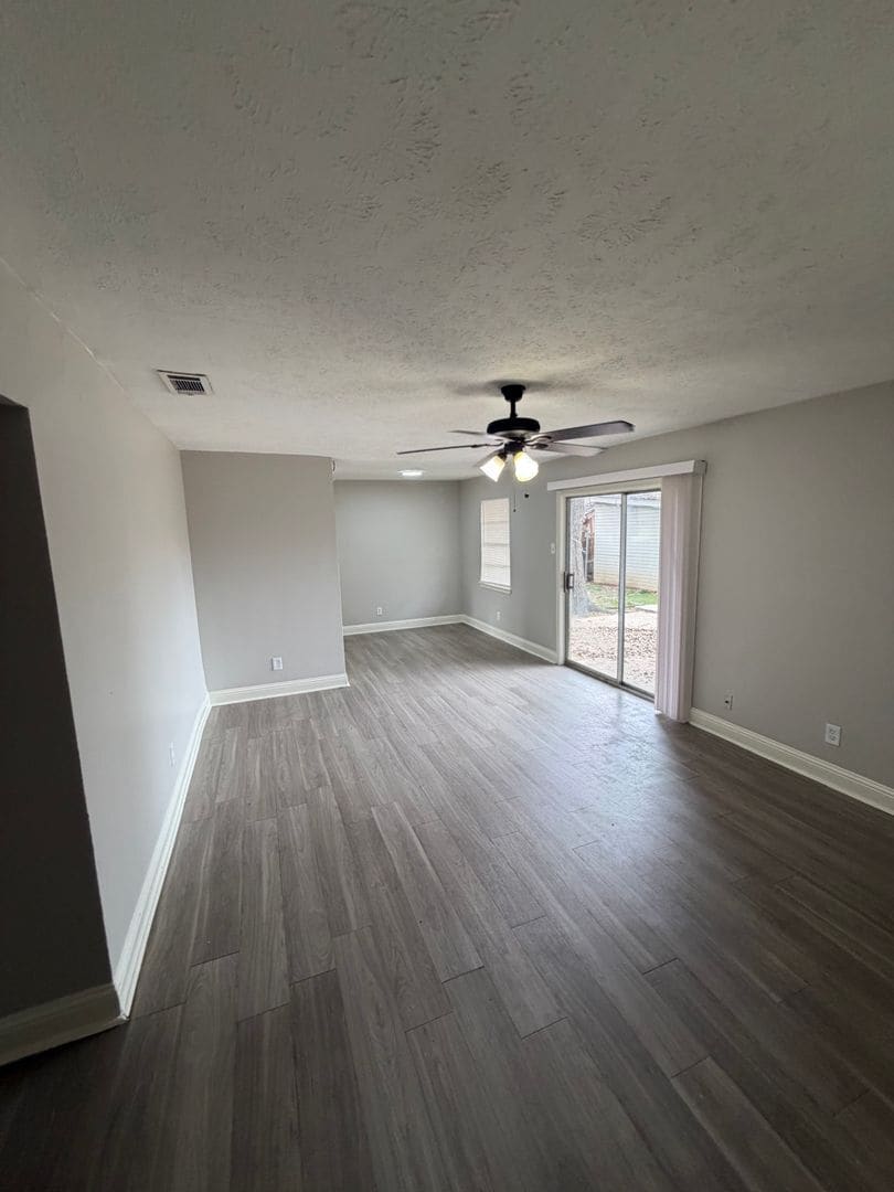 Building Photo - 425 Price Dr