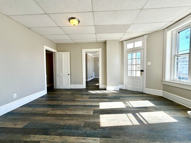 Building Photo - 162 S Potomac St