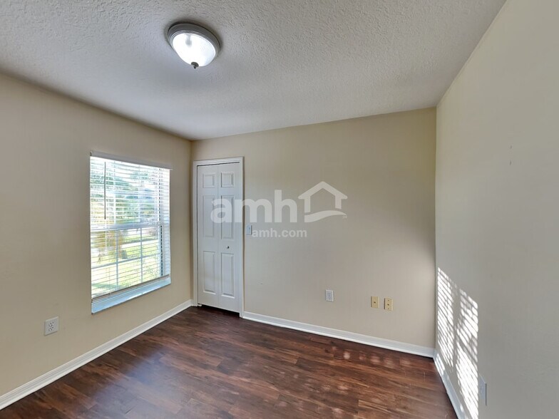 Building Photo - 1315 Tarton Way