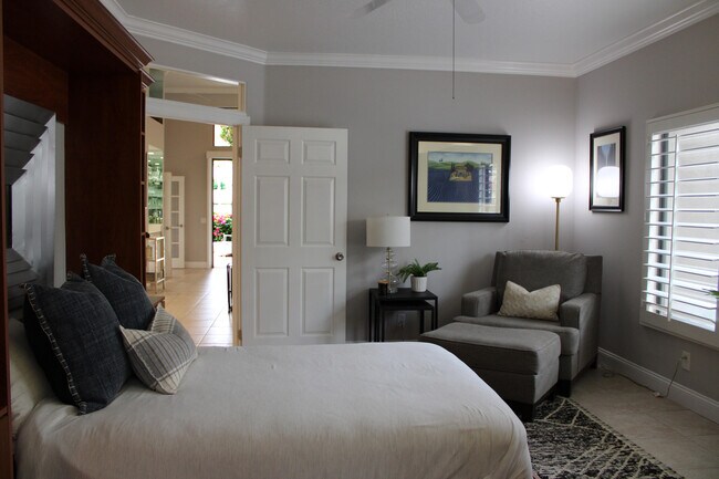 Building Photo - 55069 Oak-Hill