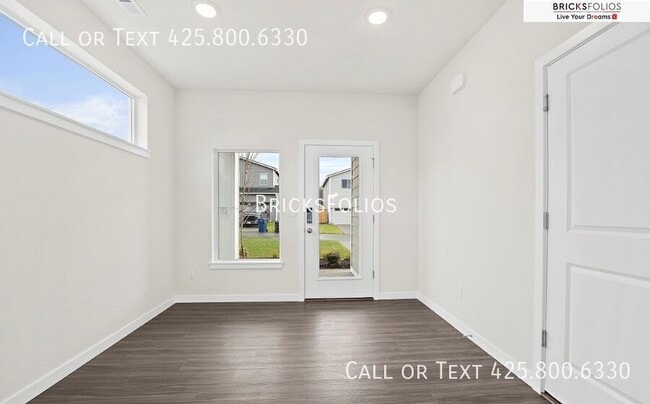 Building Photo - 5115 86th Ave NE