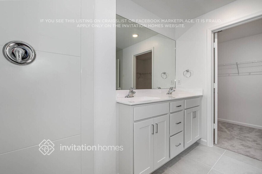 Building Photo - 1705 Diablo Cir SW