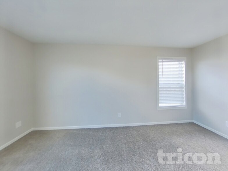 Building Photo - 10875 Grace Dr
