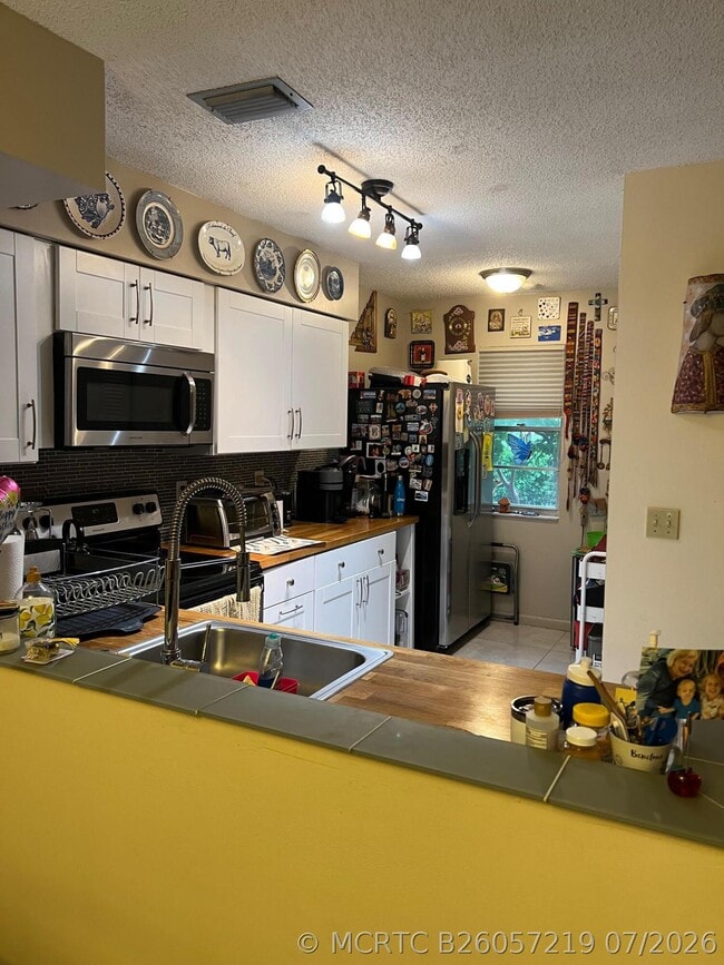 Building Photo - 14888 Wedgefield Dr