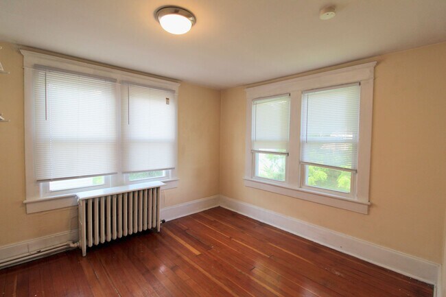 Building Photo - 609 Collicello St