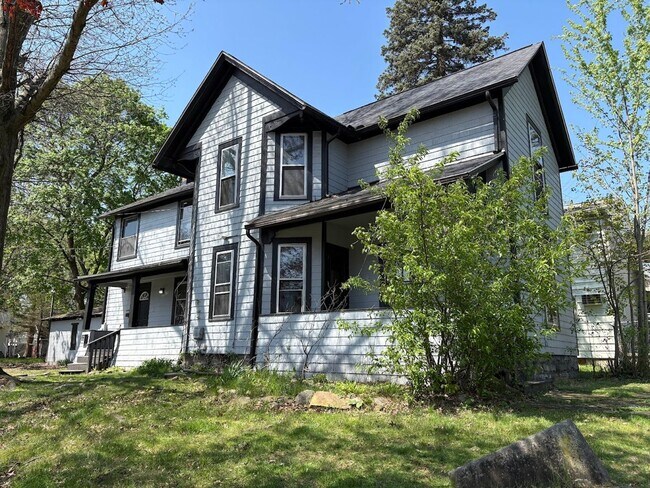 Building Photo - 532 Crosby St