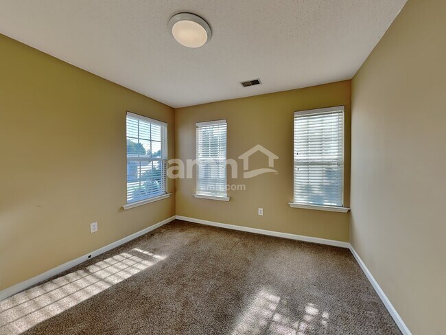 Building Photo - 108 Ashby Cross Court