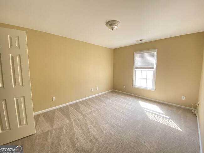 Building Photo - 1606 Cascade Overlook