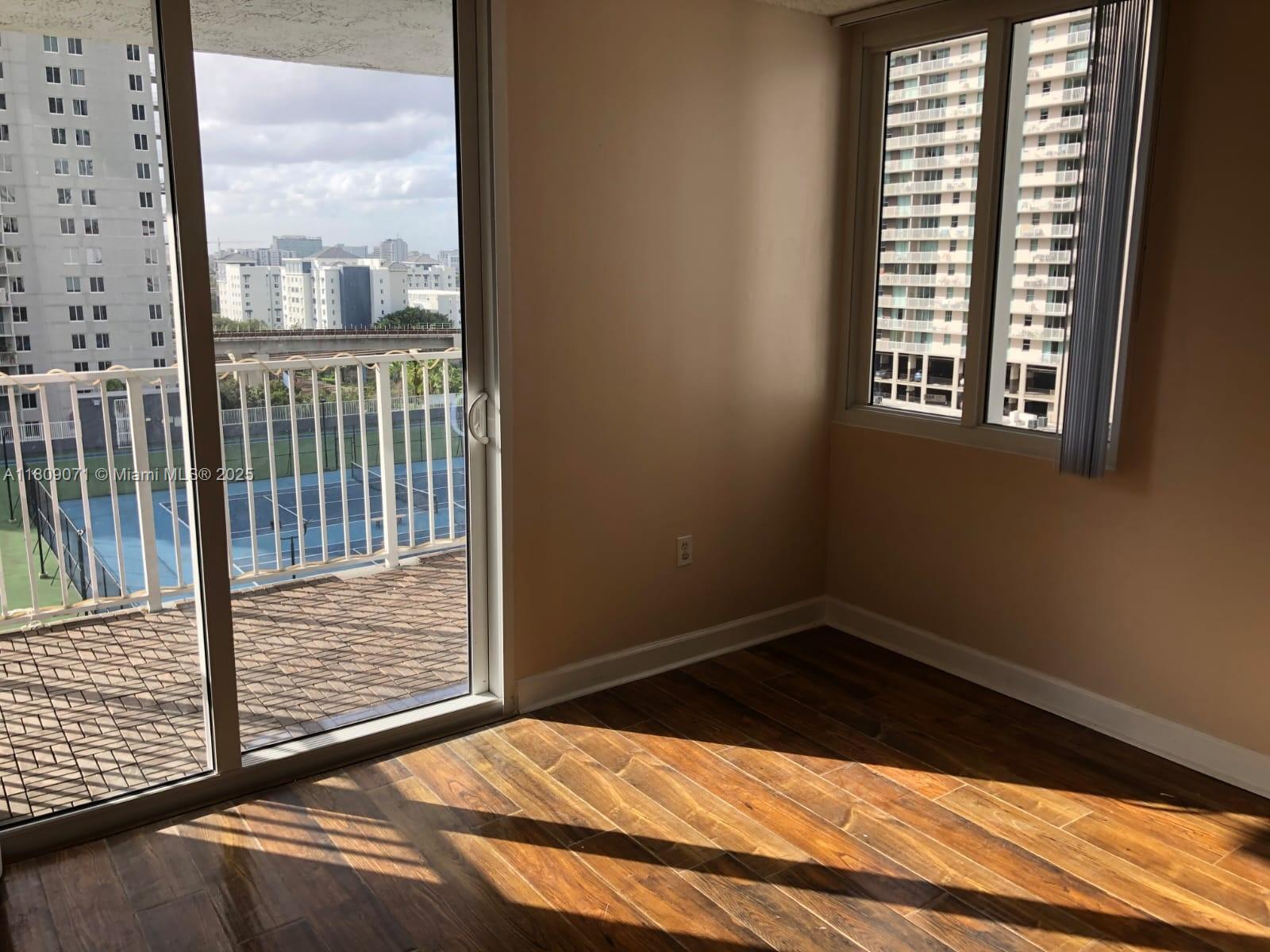 Building Photo - 800 N Miami Ave