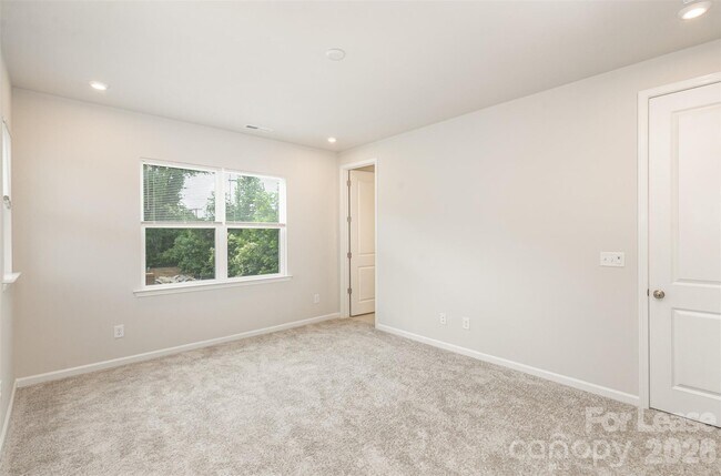 Building Photo - 3103 Hutton Gdns Ln