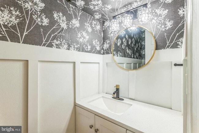Building Photo - 13401 Silver Moon Way