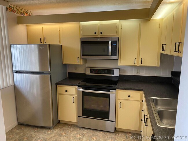 Building Photo - 3500 Whitehall Dr