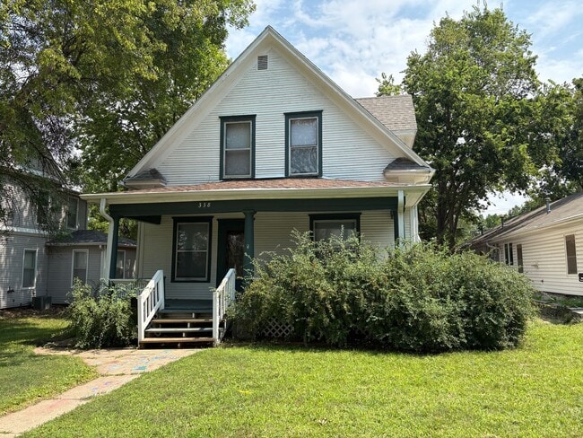 Primary Photo - Charming 3-Bed Home with Spacious Layout &...