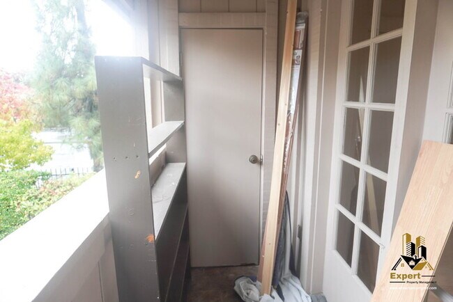 Building Photo - 5333 Primrose Dr