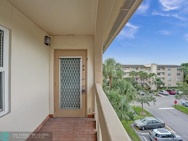 Building Photo - 3305 Aruba Way