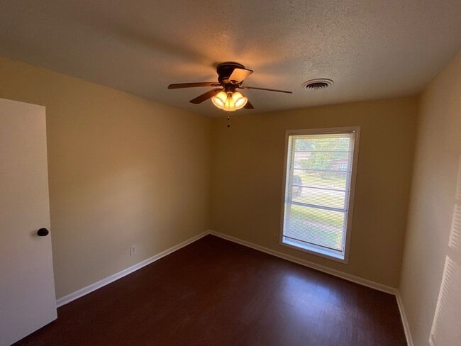 Building Photo - 6233 Cranbury Park Dr