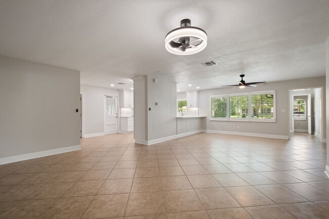 Building Photo - Renovated Winter Park 32789 Home for Lease