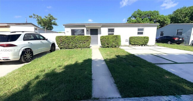 Building Photo - 721 N 68th Terrace