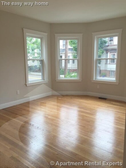 Building Photo - 374 Prospect St