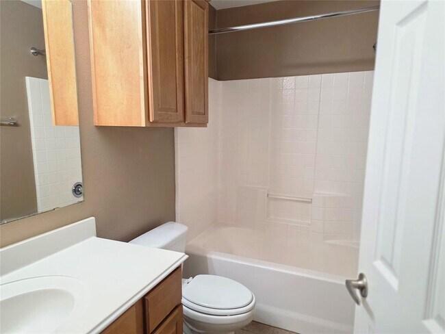 Building Photo - 305 Holleman Dr E