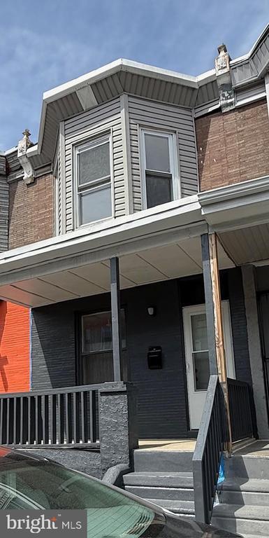 Building Photo - 653 E Thayer St