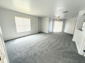 Building Photo - SPACIOUS 3BED/2BATH CONDO ON THE FIRST FLOOR!