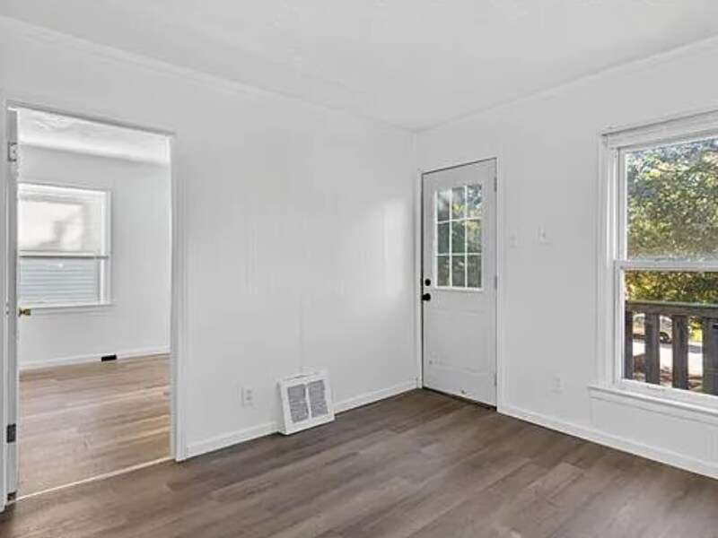 Building Photo - 6166 Emerald Ave