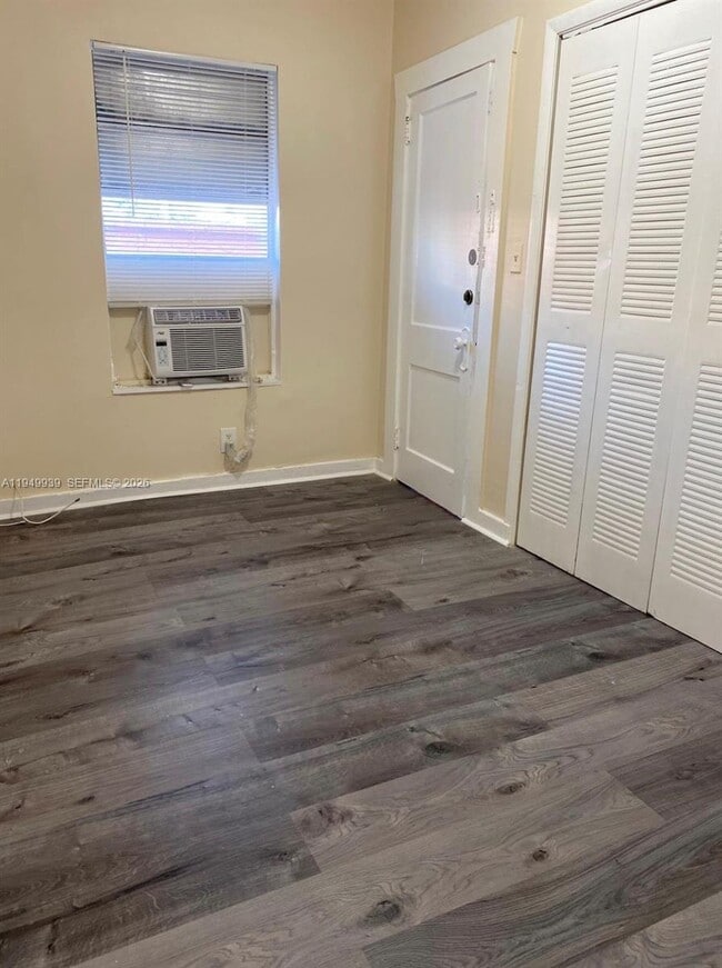 Building Photo - 1011 SW 5th St