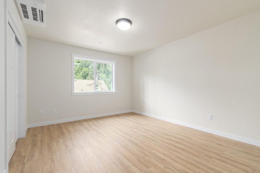 Building Photo - 2104 Westwood Ln