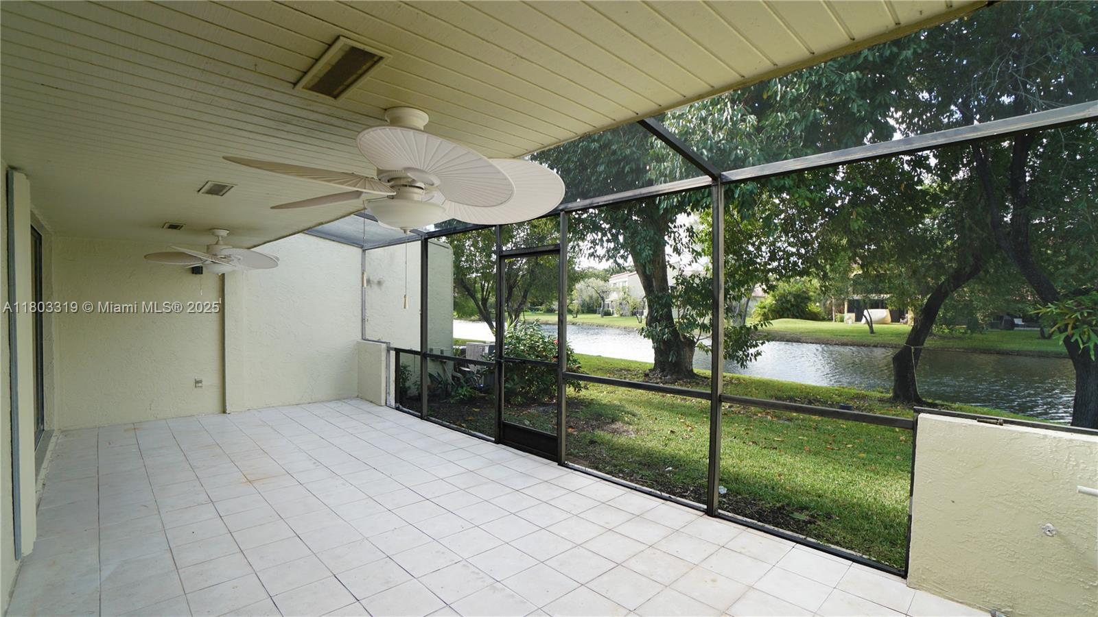 Building Photo - 3823 Estepona Ave