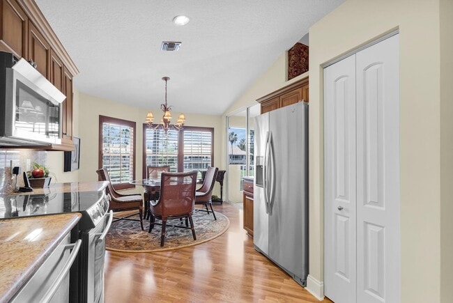 Building Photo - 222 Legendary Cir