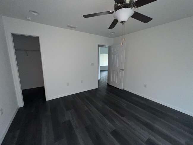 Building Photo - 9 Maple Dr