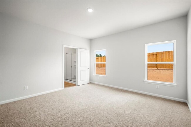 Building Photo - 15846 Berry Hl Dr