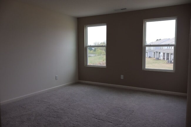 Building Photo - 3413 Baybrooke Dr