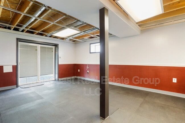 Building Photo - 77 Grassy Meadow Rd