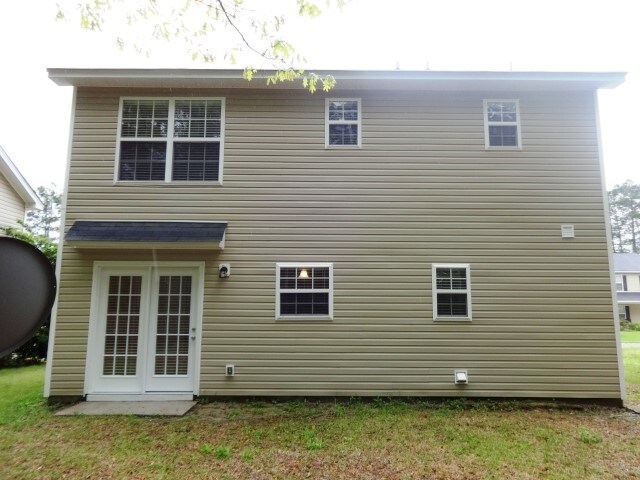 Building Photo - 228 Trickle Dr
