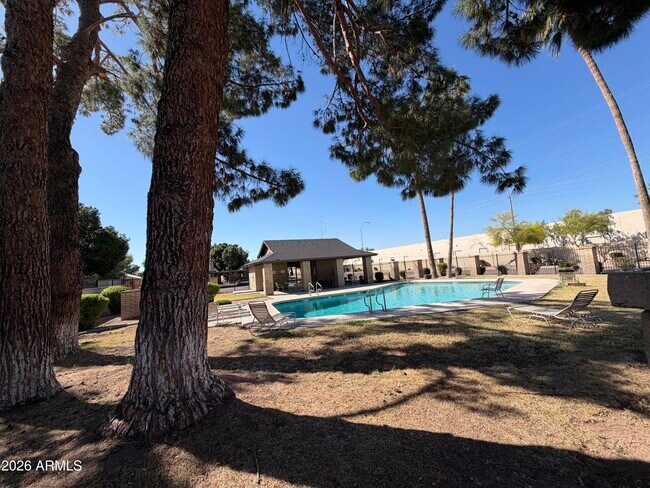 Building Photo - 116 W Loma Vista Dr